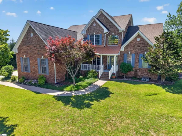 24 Laurelcrest Ln, Travelers Rest, SC 29690