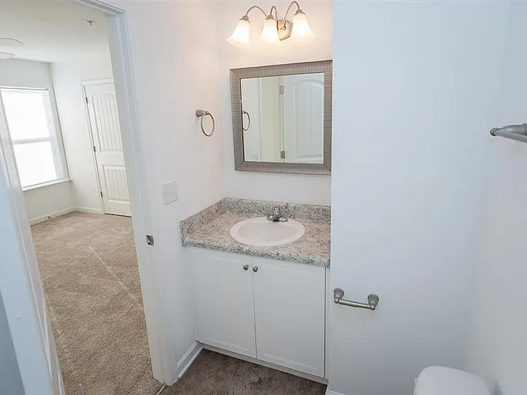 Barrington Apartments — Photo 19