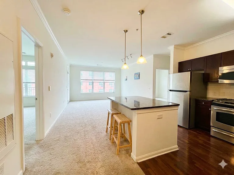 850 E Main St #430 — Photo 3