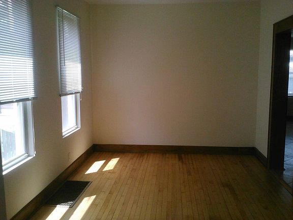 3rd image of 4224 N Monticello Ave