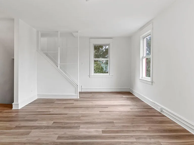 10 E Marthart Ave #2 — Photo 5
