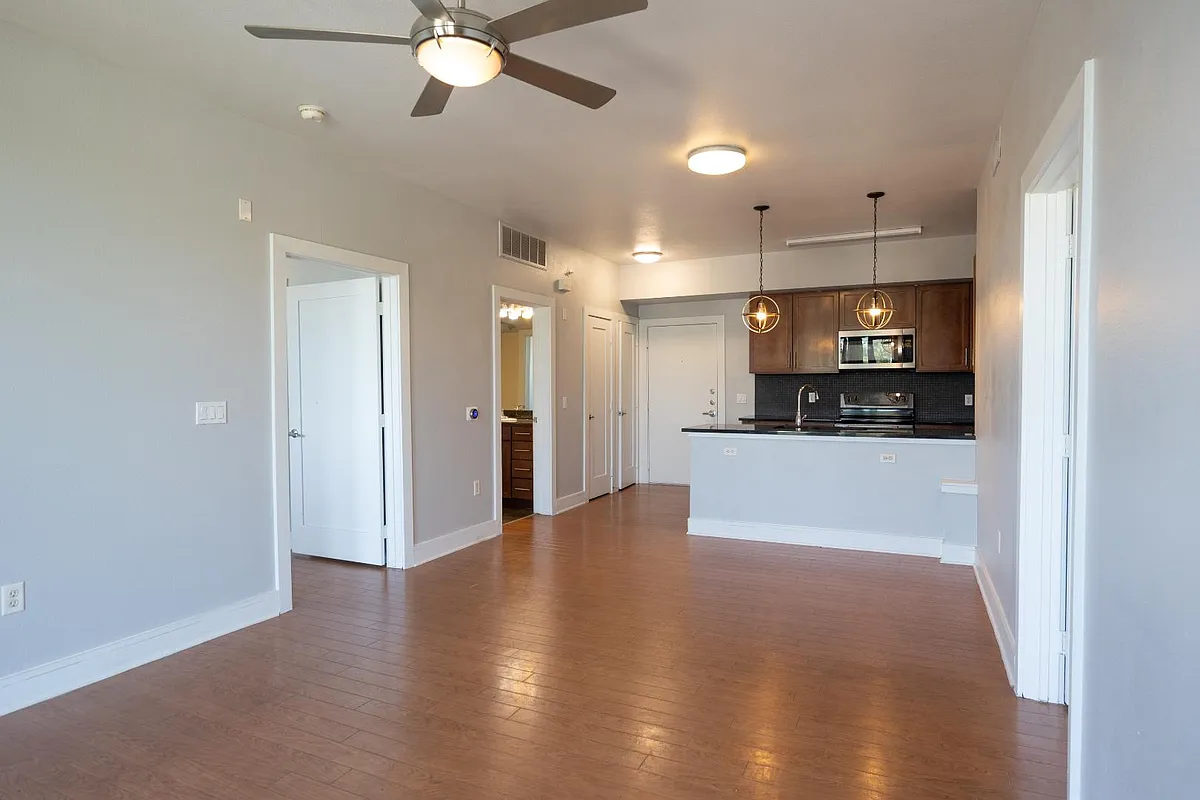 Unit Photo - 3016 Guadalupe St #315