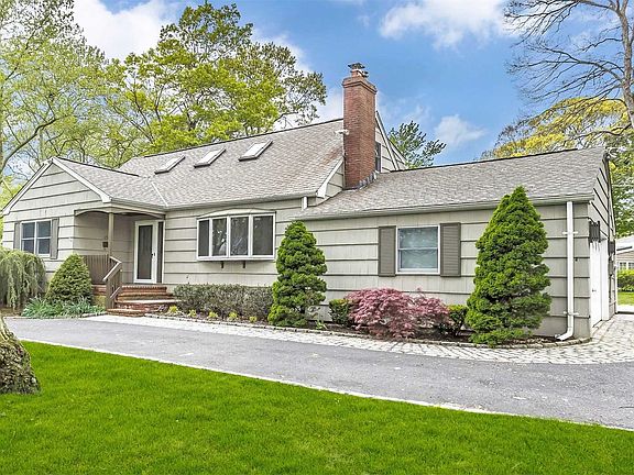 2nd image of 455 Lombardy Blvd