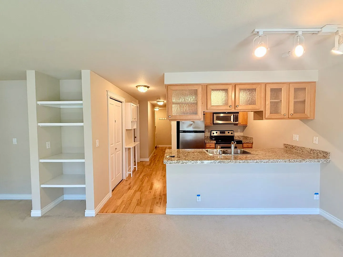 Baywatch Condominiums - Magnolia — Photo 4