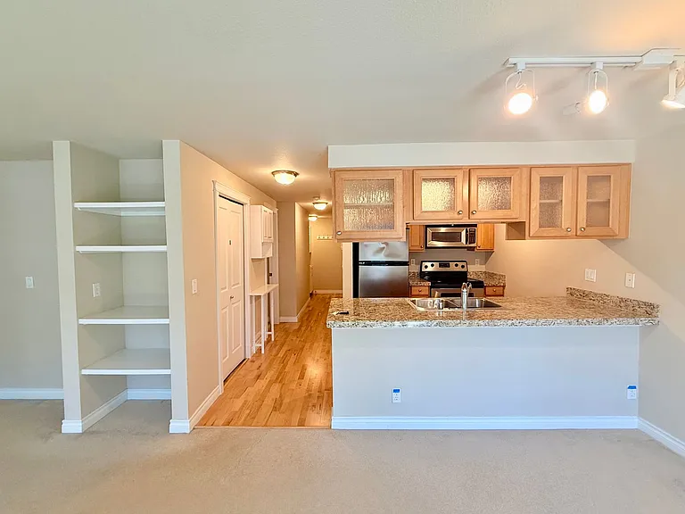 2200 Thorndyke Ave W #201 — Photo 4