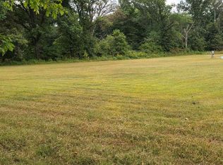 9989 Champaign Rd, Johnston City, IL 62951