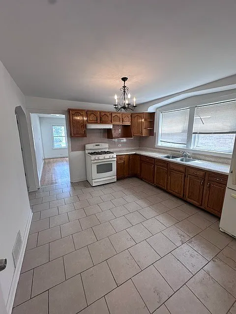 2 bed, 600 sqft, $1,500 — Photo 3