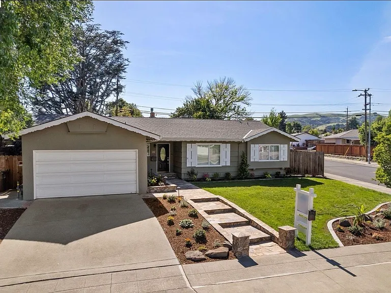 8796 Bandon Dr — Photo 3
