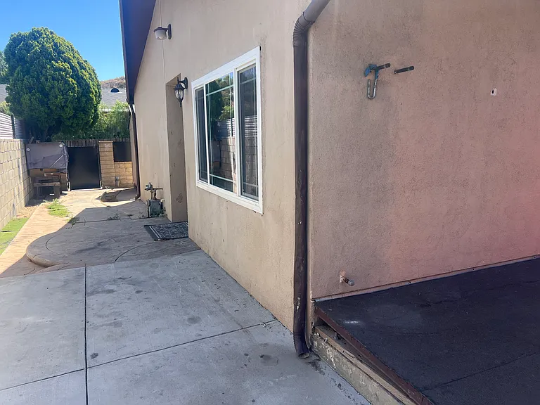 24216 Race St — Photo 7