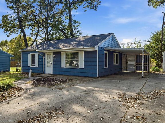 2nd image of 5219 N Ronald Rd