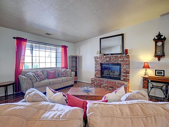 3rd image of 7495 Corona Ave