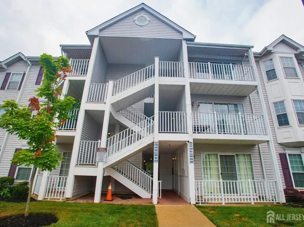 488 Witney Ct, North Brunswick, NJ 08902