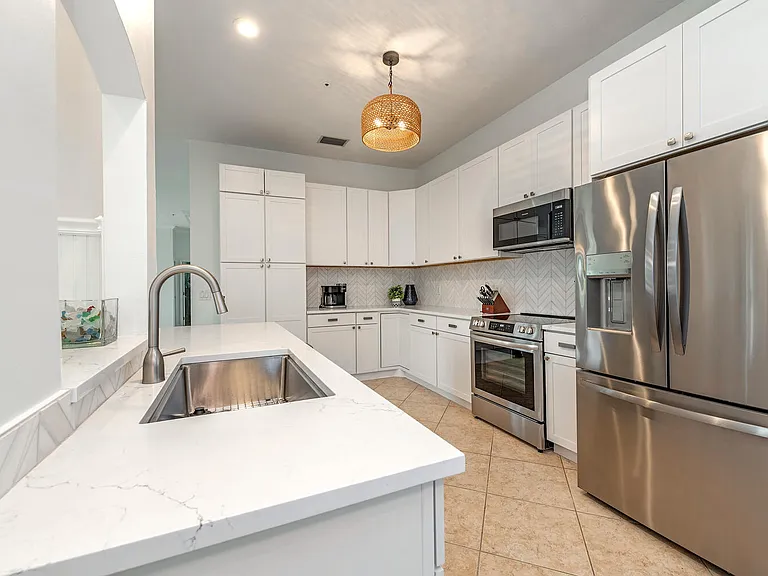 27537 Hickory Bay Dr — Photo 6