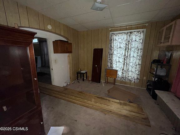 2nd image of 7 E Chestnut St