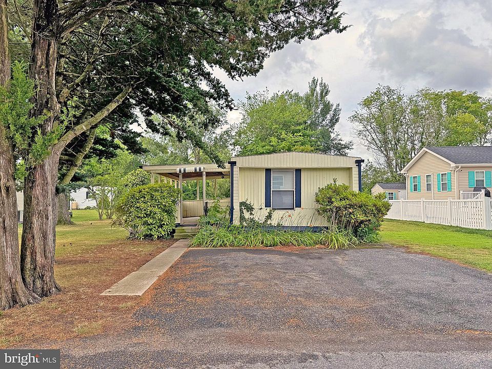 1st image of 33438 Clover St #G-15