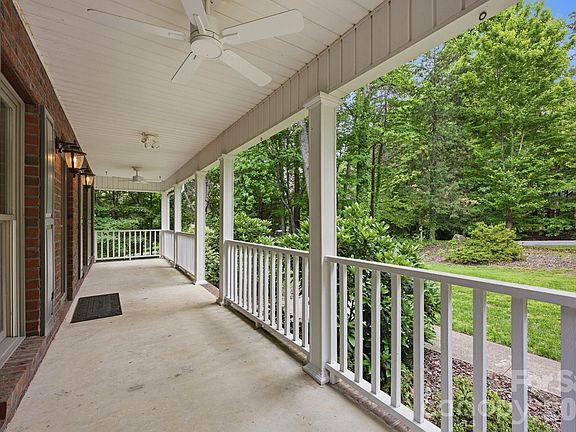 5th image of 5330 Chester Ct
