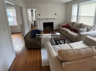 8 Hammondswood Rd FLOOR 1, Chestnut Hill, MA 02467