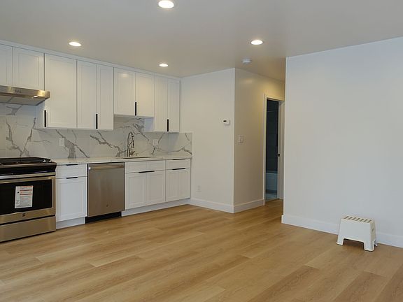 3rd image of 526 Lincoln Ave
