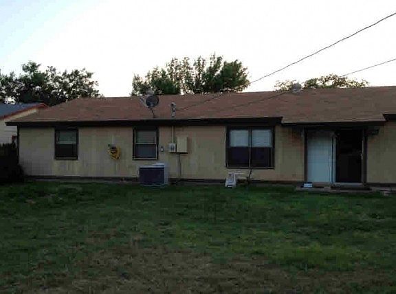 2nd image of 1612 Linda Lee Dr