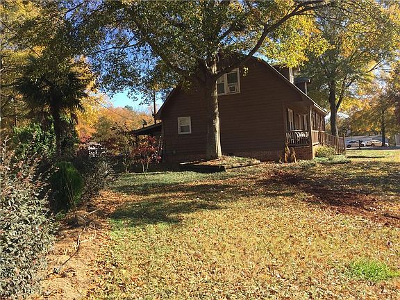 2nd image of 3101 Camden Dr