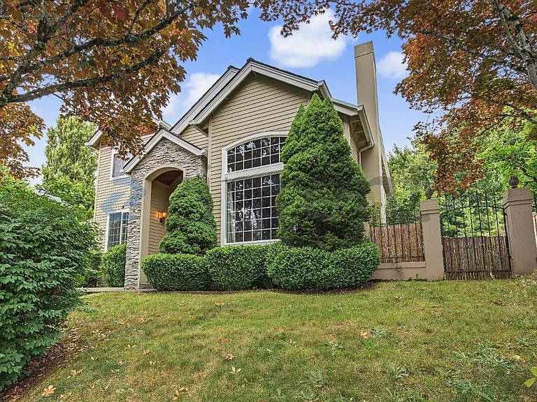 3551 Coeur D Alene Dr — Photo 2
