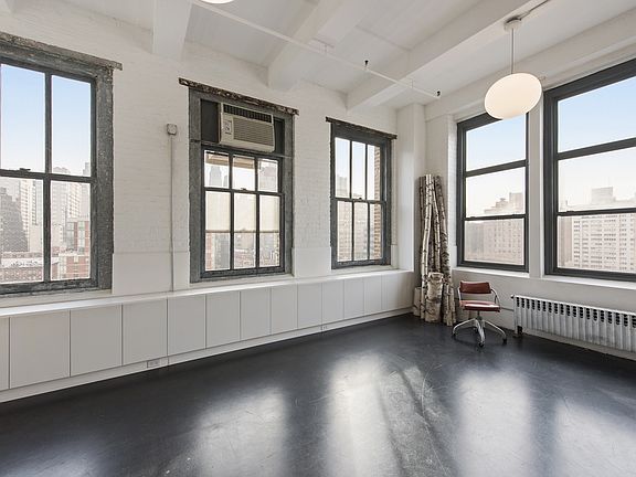 4th image of 448 W 37th St APT 8D
