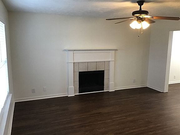 3rd image of 3032 Wellington Pl