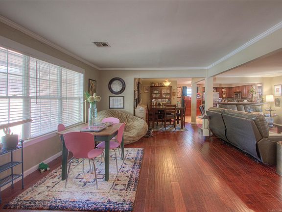 3rd image of 7333 S 69th Pl E