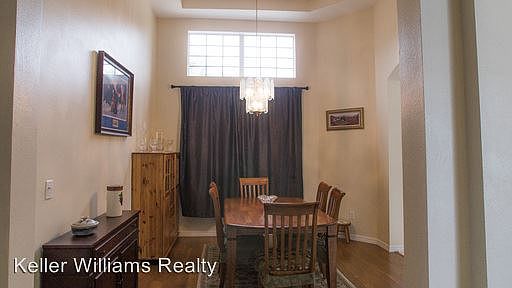 4th image of 1022 Emerald Hill Way