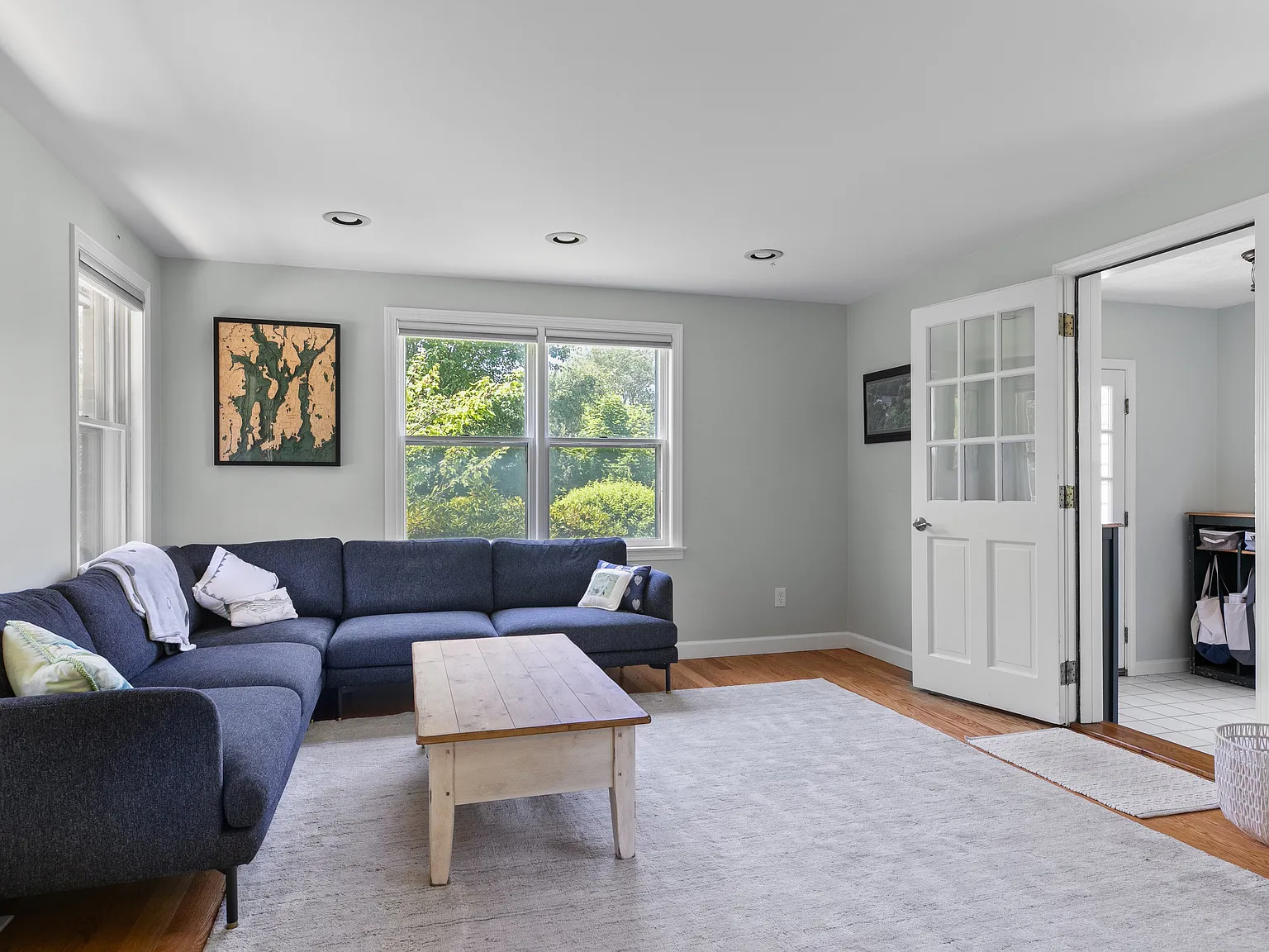 3 bed, 2.5 bath, 3296 sqft, $5,000 — Photo 3