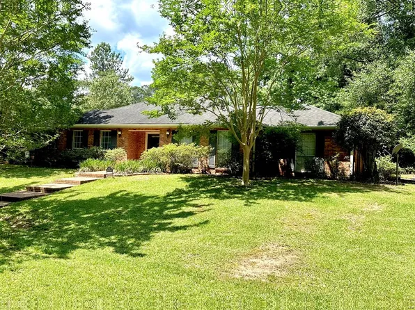 107 Choctaw Dr, McComb, MS 39648