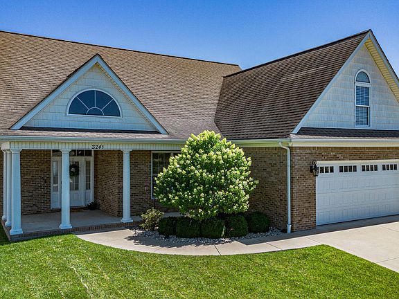 2nd image of 3241 Sandpiper Cir