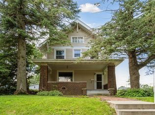 1704 8th Ave, Belle Plaine, IA 52208