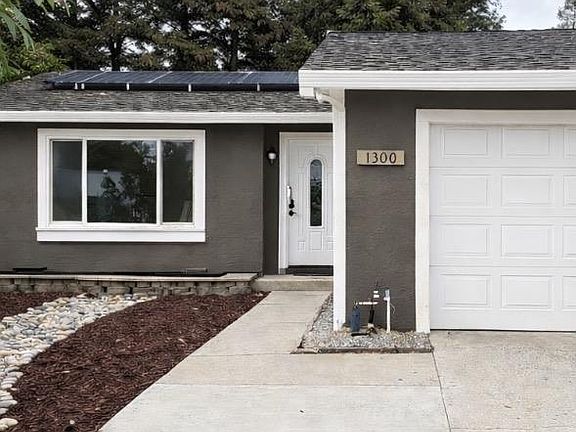 2nd image of 1300 Meadow Ct