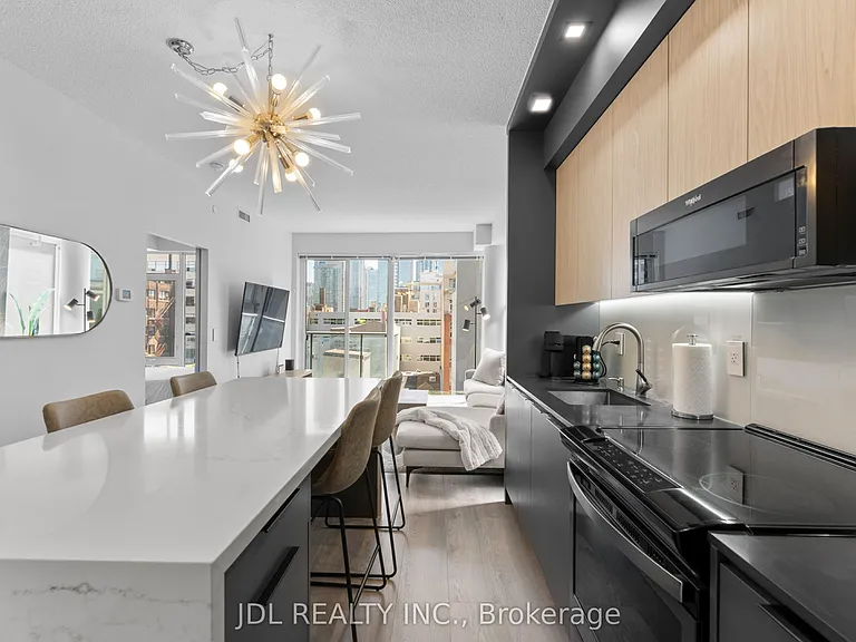 435 Richmond St W #610 — Photo 6
