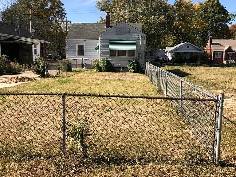 2308 S 11th St — Photo 68