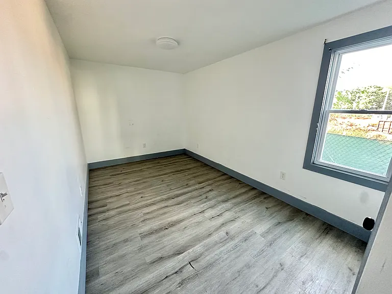 655 S 11th St #1R — Photo 9