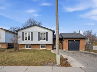 50 Lawnhurst Dr, Hamilton, ON L8V 4P1