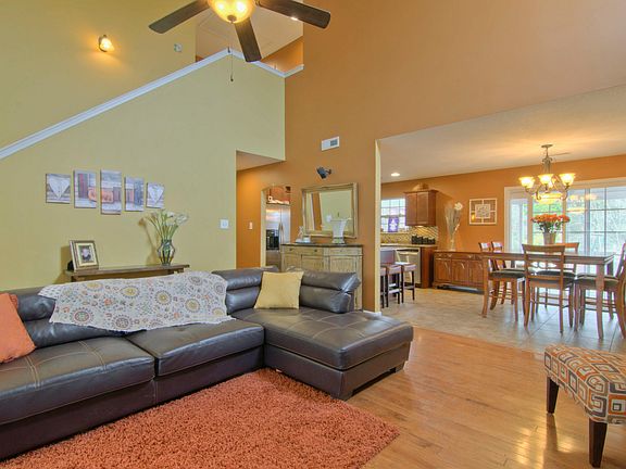 4th image of 1735 Point Wood Dr