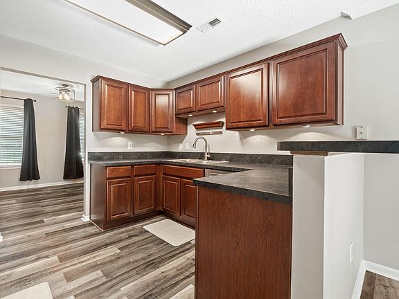 3rd image of 101 Westover Ave APT 205