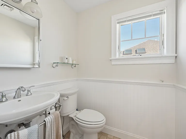 781 Dune Rd — Photo 17