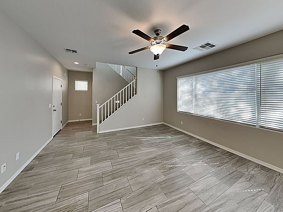 4th image of 706 N Blackbird Dr