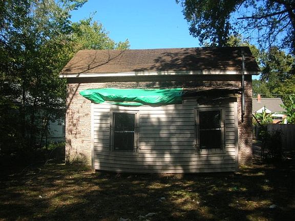 2nd image of 3315 Rosamond Ave