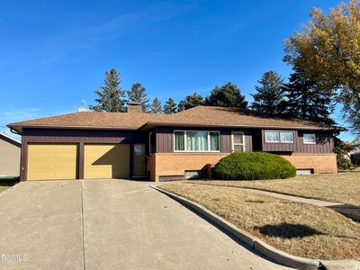1419 11th St SE, Jamestown, ND, 58401