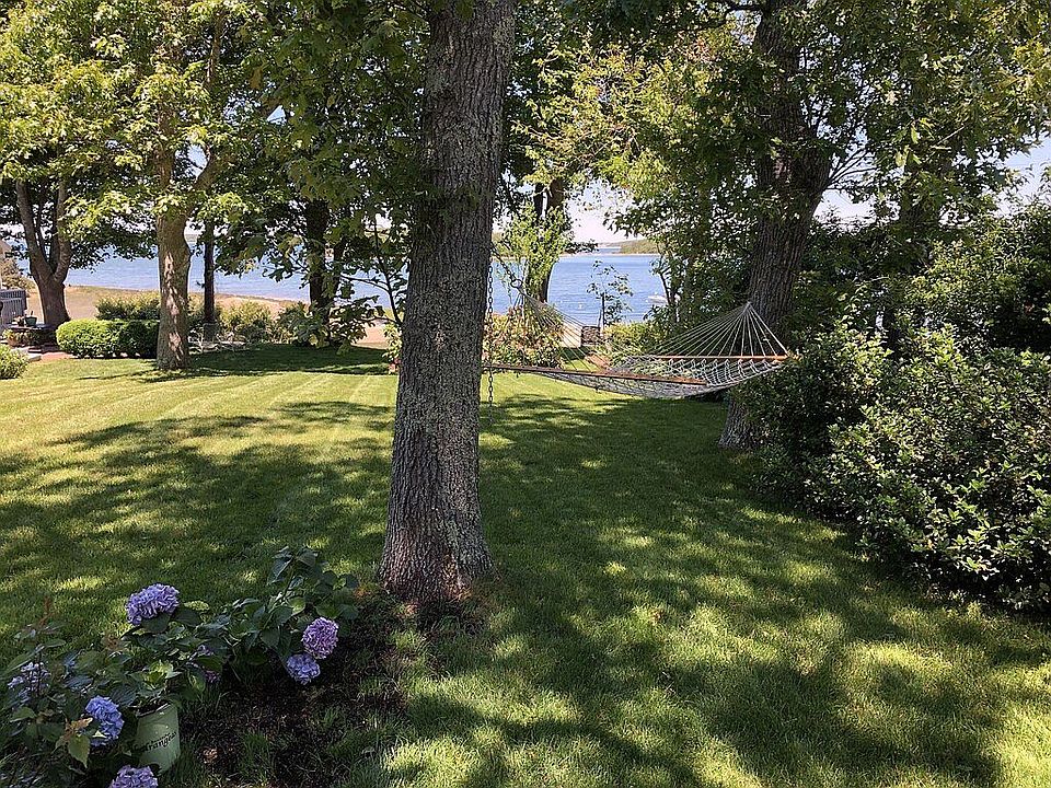 2nd image of 187 Tahanto Rd
