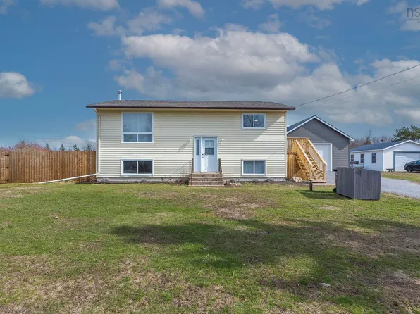 9068 Highway 201, Nictaux, NS B0S 1P0