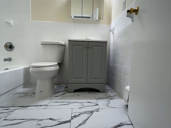 3rd image of 12 Kosciuszko St APT 3