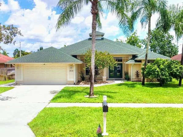1814 Wisteria St, Wellington, FL 33414