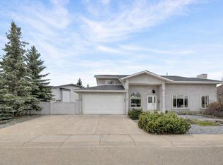 10 N Willow Springs Cres, Sylvan Lake, AB T4S1G1