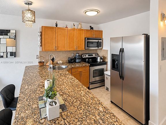 4th image of 4550 NW 9th St APT 901E